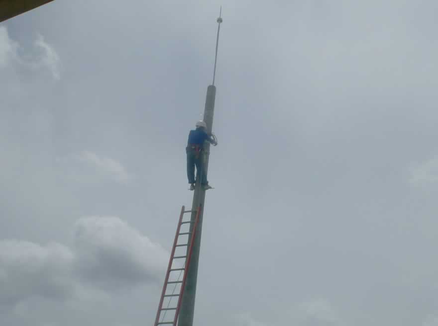 arnecom-leon-12